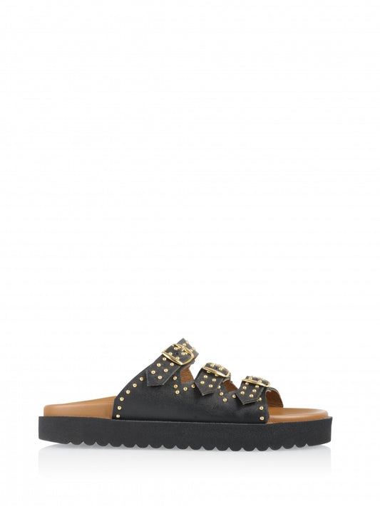 The Miami slidder is a must-have for your wardrobe. This slidder is very comfortable and has a soft footbed. This slidder cannot be missed and with its black colour and cool studs it is a great addition to any outfit. The shoe is made of leather both on the inside and outside.