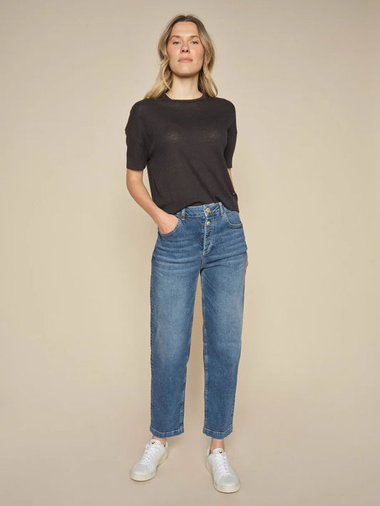 These stylish jeans from Scandi brand Mos Mosh have a trendy mom fit with a high rise and eye-catching double button closure. Complete the perfect autumn look by tucking in a soft knit and pairing with an oversized blazer. Super soft luxurious denim.