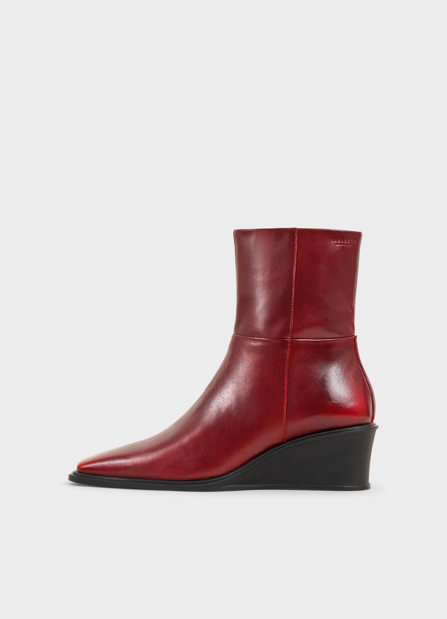 VAGABOND "Aino Boot" (Red)