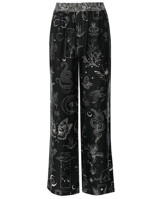 Another amazing trouser from ME369 to keep you comfy and stylish. The Bailey Straight leg pants in Black Magic are perfect. A pull on straight leg style with side pockets cut from a silky feel viscose, these trousers look as good worn simply with a tee and trainers as they do paired with a more dressy look with heels and a jacket. With their chic monochrome print these trousers offer a timeless style that will become the go to in your wardrobe.
