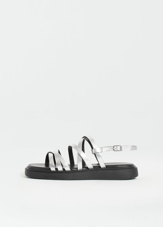 Chunky Sandal in neutral and metallic from VAGABOND. Extra comfort, great fit . True to size .