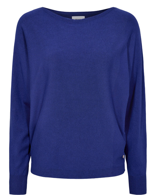 This great slightly batwing jumper from Scandi brand Numph is a great wardrobe staple. The round neck is super flattering and the long sleeve has a ribbed cuff. A great weight for Autumn/Winter. The fit is true to size.