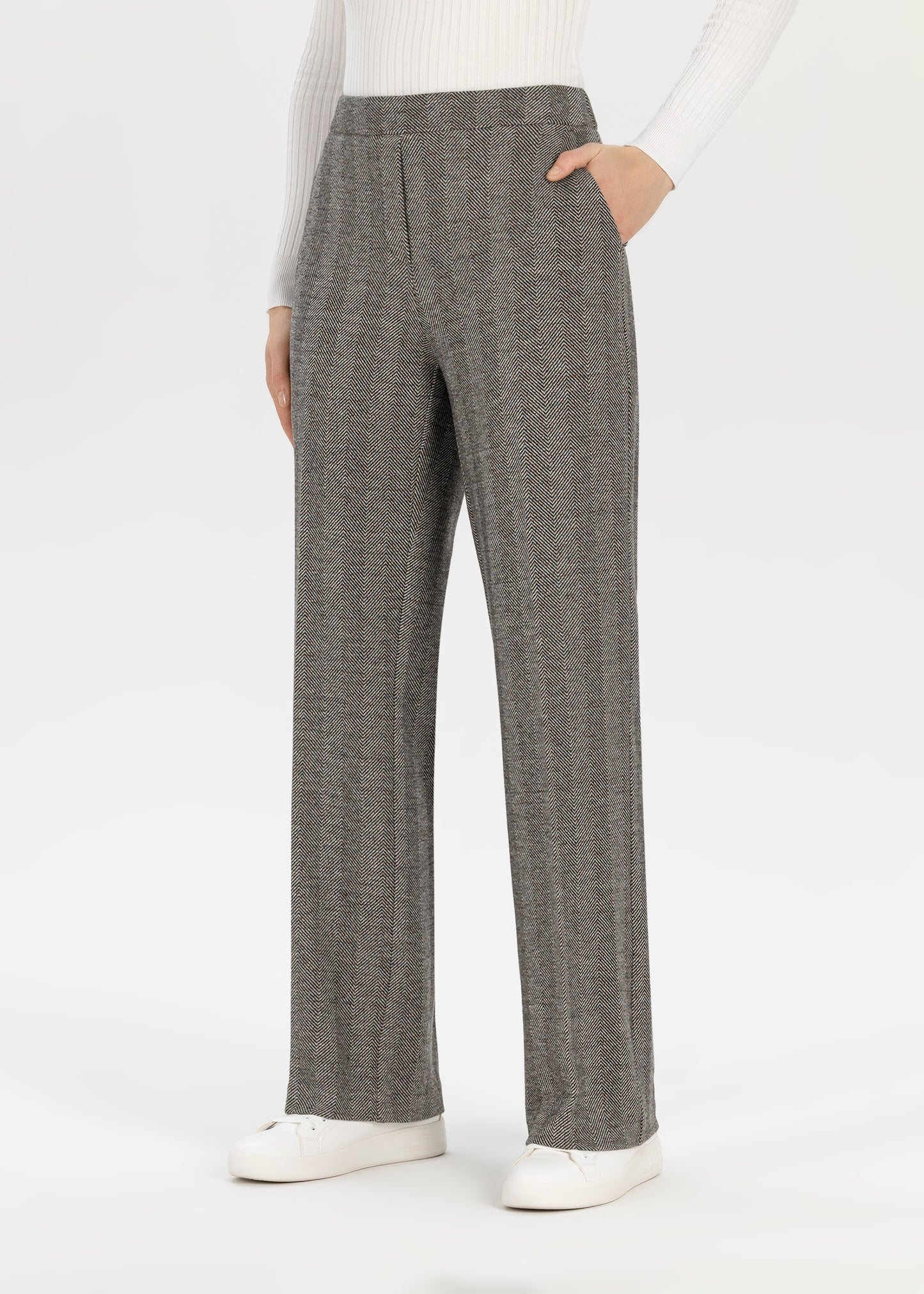 The Flanna-800 trouser from German brand Stehmann are a proper Winter trouser. The warm Fluffy Jersey pants are the perfect weight for the colder months. Wide pull on pants in herringbone optic with slanted pockets and crease. For size 38: Inseam 80cm, hem 52cm. These can be worn with a heel for work or a more dressy look or with a trainer for a more casual look. The perfect pant in our opinion.