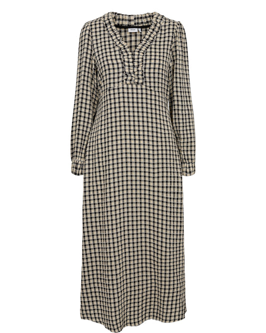 A great Autumn dress form Scandi brand Numph in a black, white and cream gingham style print. A fabulous everyday dress which is perfect for the office with a smart blazer or with trainers for a more casual look. Empire line in style with a flattering gathered V neck. Longer in length with single side split with side pockets, the perfect piece.