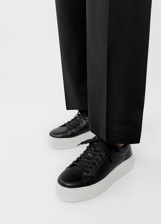 VAGABOND "Judy Sneaker" (Black/White)