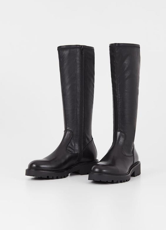 Kenova is the tall stretch boots with a timeless look from Vagabond. The style is crafted from a combination of black/synthetic leather with rounded toes, zip-side fastening and a stretch shaft. The lugged heels measure 40mm.