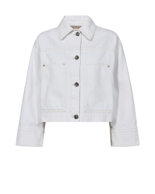 A super stylish white boxy denim style jacket from Scandi brand MOS MOSH . With a shirt style collar and contrasting buttons to fasten this jacket has that point of difference. It has a three quarter sleeve with a wide cuff which is lined with a quirky lining. There are large patch pockets at the front and a half elasticated waist at the back for a great fit.