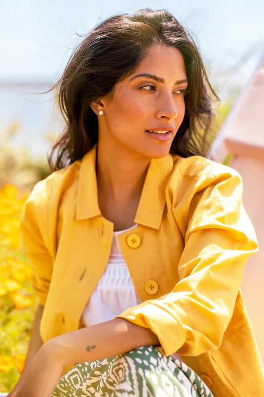 Wear a little sunshine this summer with this cheerful women’s Mustard Casual Jacket from Brakeburn. Looser fit, made from a lightweight linen blend, this unlined Jacket looks great over midi or maxi dresses for a special occasion, or with cropped trousers and wedges for laidback evenings out.