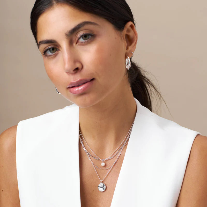 ORELIA "Pearl drop Ditsy Necklace" (Silver)