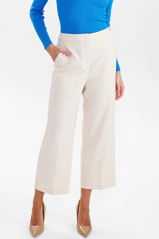 A smarter culottes style trouser by scandi brand Numph in a lovely neutral colour. Great for an occasion with a smart jacket and heels but also perfect worn with a t shirt and trainers for a more casual look.
