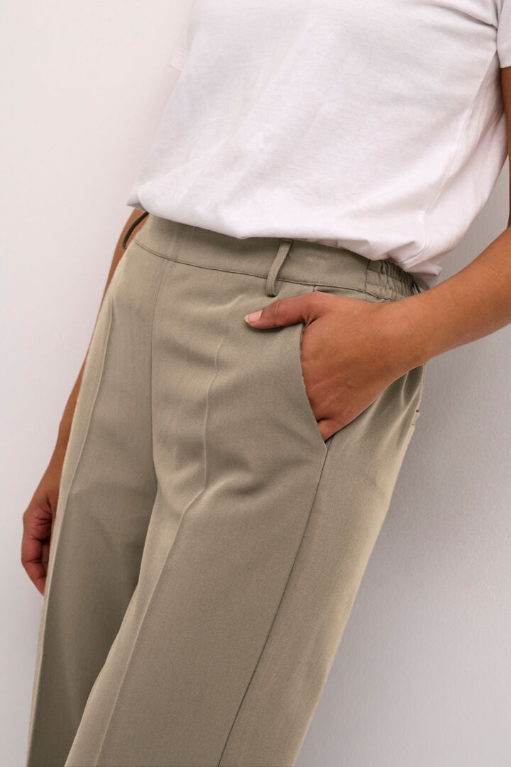 KASakura Cropped Pants