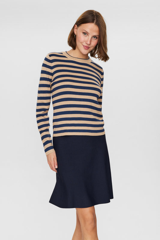 A solo piece or layering staple from Scandi brand NUMPH, this fine knit boasts neat stripes throughout. Simply cut with a round neck and long sleeves, it's an everyday wardrobe essential. Looks great with jeans or a wide leg trouser too. Super soft non itchy fabric.