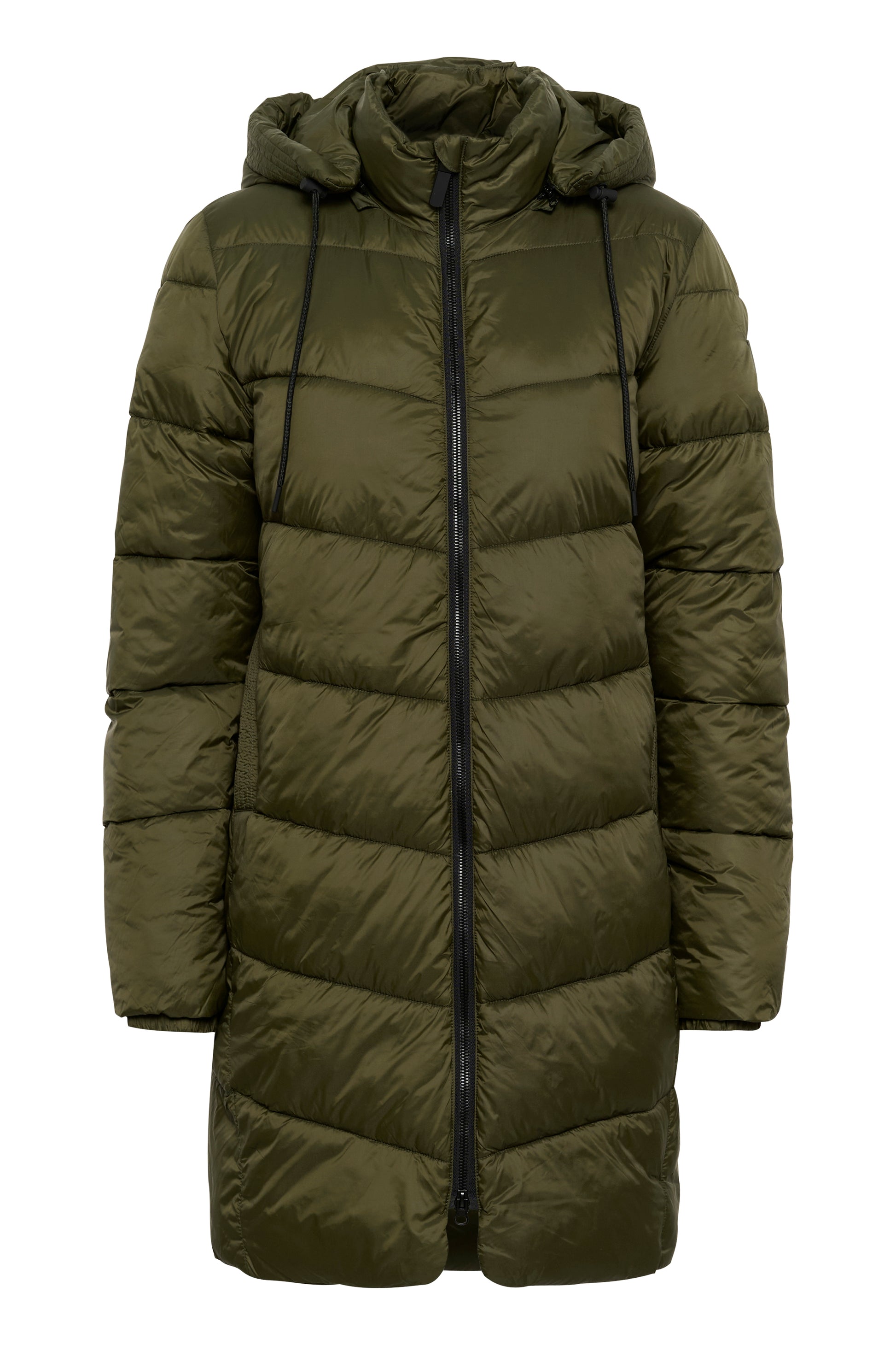 The KAsusanne coat from Scandi brand KAFFE is a warm puffer coat with a sporty look. It has a high collar and a detachable hood, and it has a zipper fastening. The sleeves are long with elastic cuffs, and the coat is cut at the mid-thigh. It has slanted front pockets, and it is quilted in a wide chevron pattern.