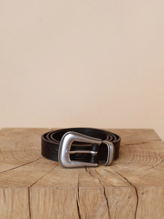 embossed vintage-inspired belt by mos mosh