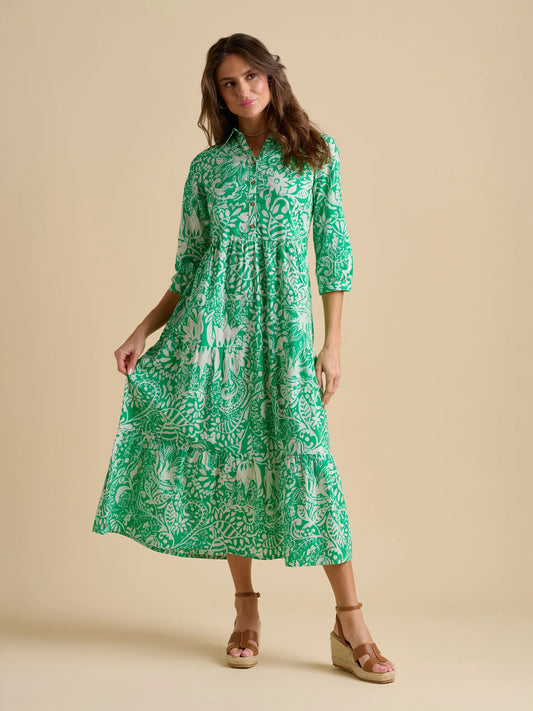 This dress from BRAKEBURN is guaranteed to make a summery statement. With a round Peter Pan collar and ¾ cuffed sleeves, it radiates a timeless, feminine charm. Ideal for a summer garden party, a casual brunch, or an afternoon stroll, this dress will keep you looking and feeling fresh all day long.